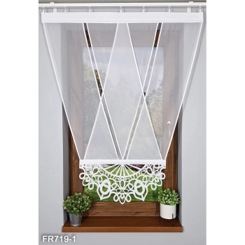 Weißes Schiebegardinenpanel FR719v1 mit V-Schnitt und feinem Ajour-Abschluss aus Polyester