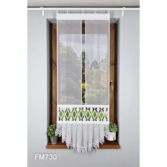 Paneelgardine weiß FM730 mit geometrischem Dekor und Gipiura-Borte